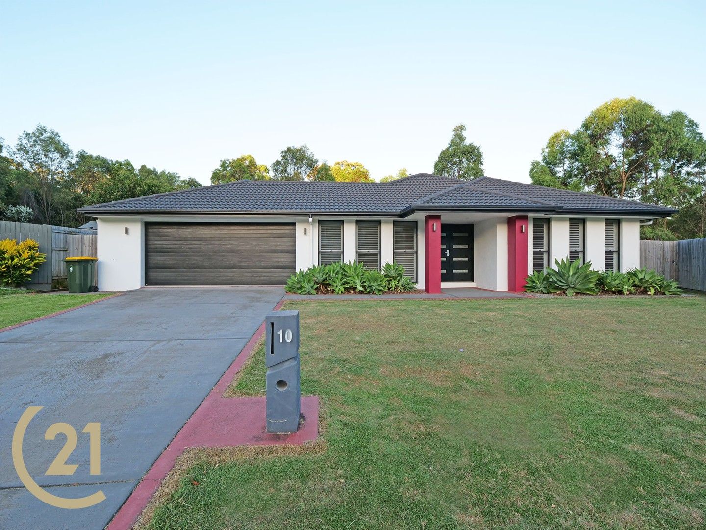 4 bedrooms House in 10 Monsato Close UPPER KEDRON QLD, 4055