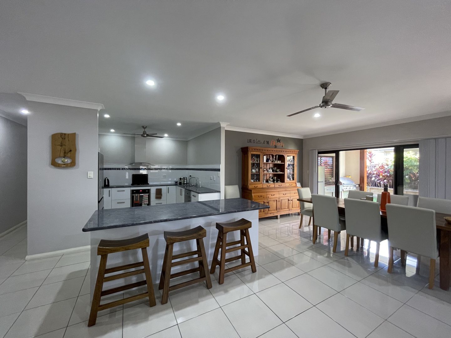 10 Oceanview Drive, Wongaling Beach QLD 4852, Image 2