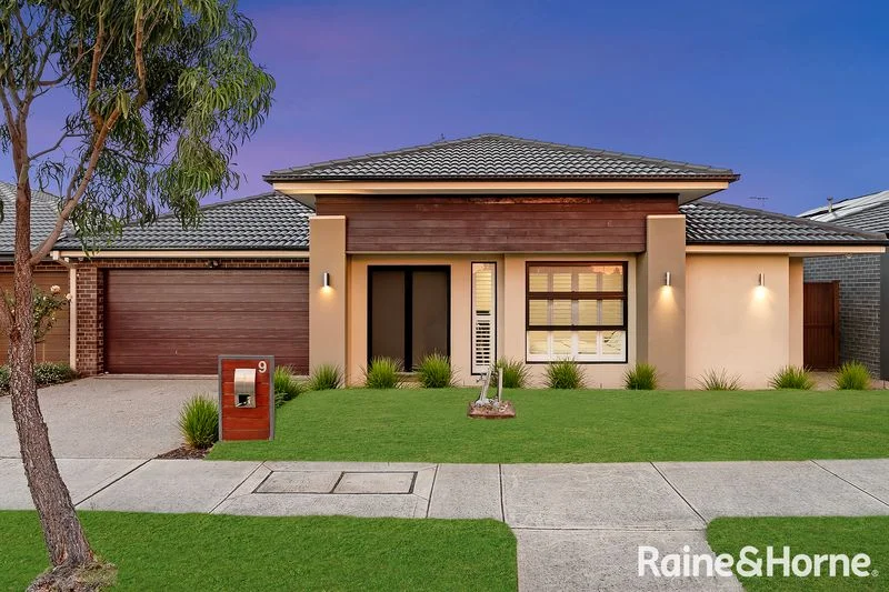 9 Annello Way, Clyde VIC 3978