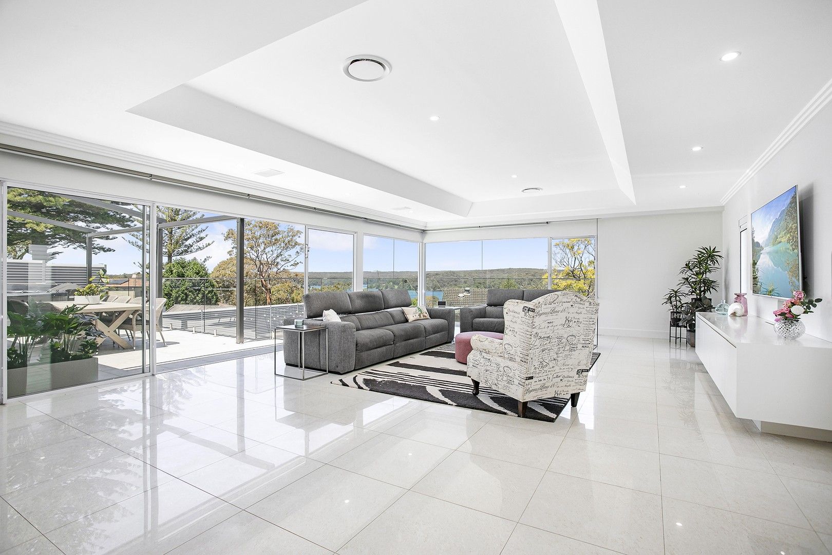4 bedrooms House in 22 Coora Road YOWIE BAY NSW, 2228