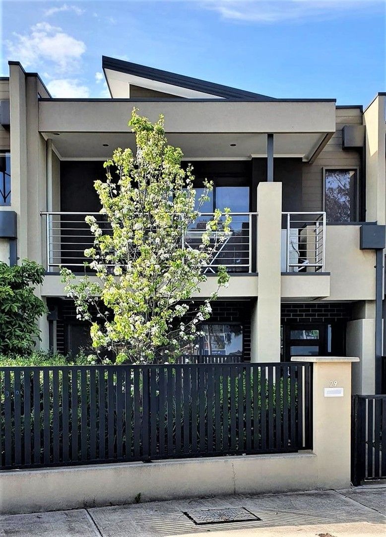 3 bedrooms Townhouse in 28/8 The Crossing CAROLINE SPRINGS VIC, 3023