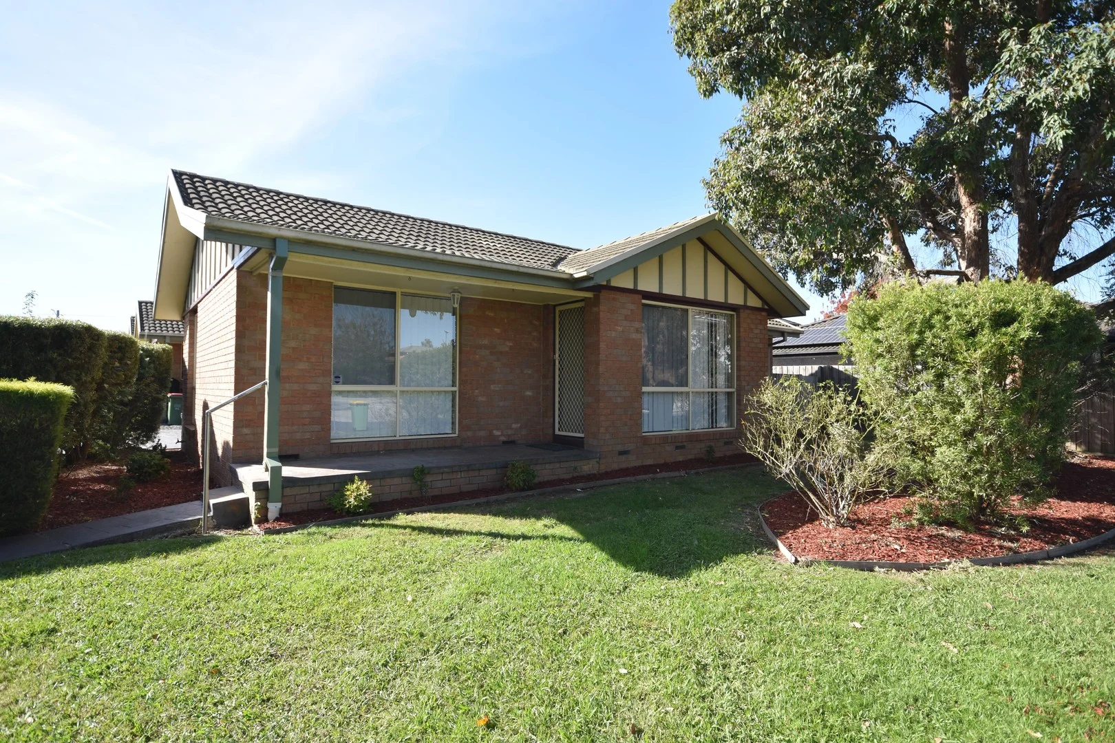 1/6 Mount View Parade, Mooroolbark VIC 3138