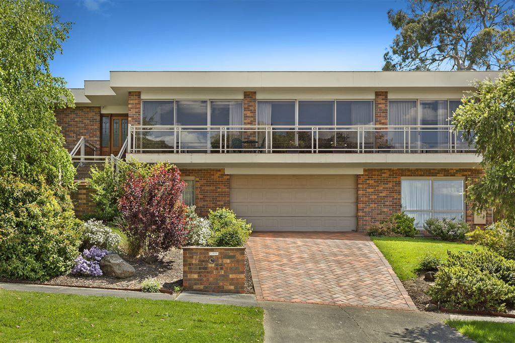 7 Cuthbert Court, Wheelers Hill VIC 3150, Image 2