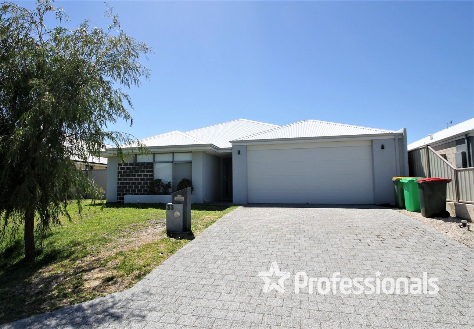 4 bedrooms House in 33 Solar Street AUSTRALIND WA, 6233
