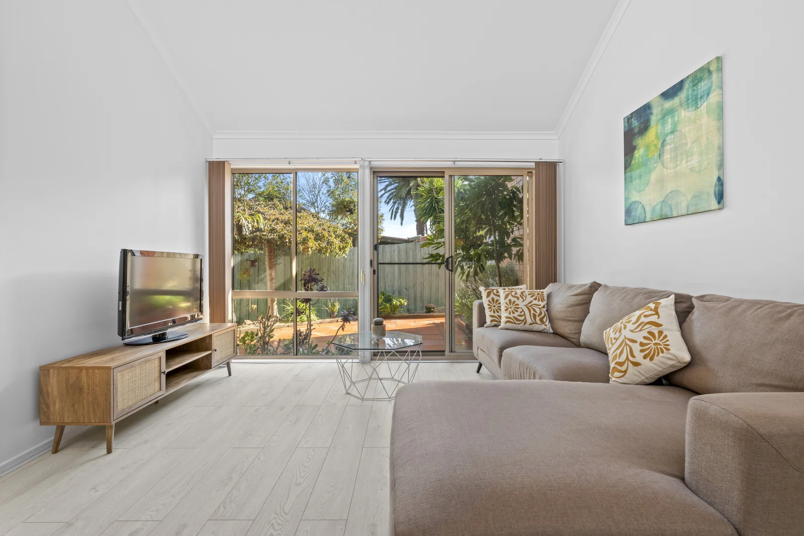 Additional image 2 of 2/116 Para Road, Montmorency VIC 3094