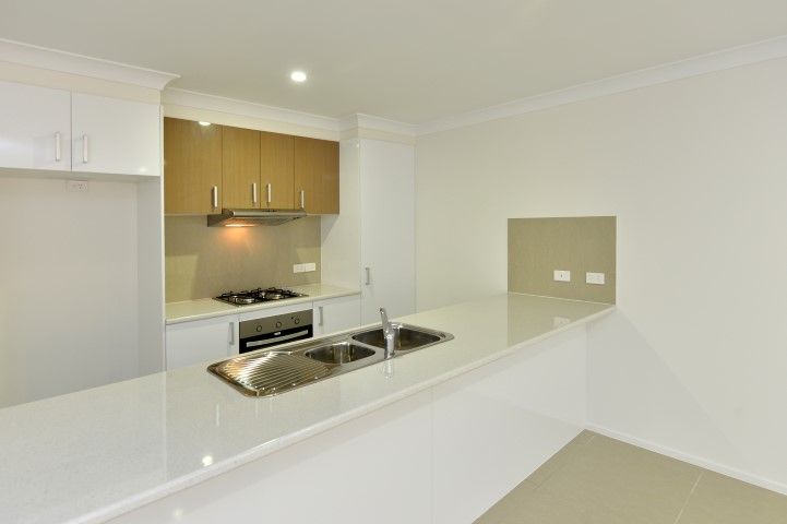 1/6 Rubie Court, Westbrook QLD 4350, Image 1