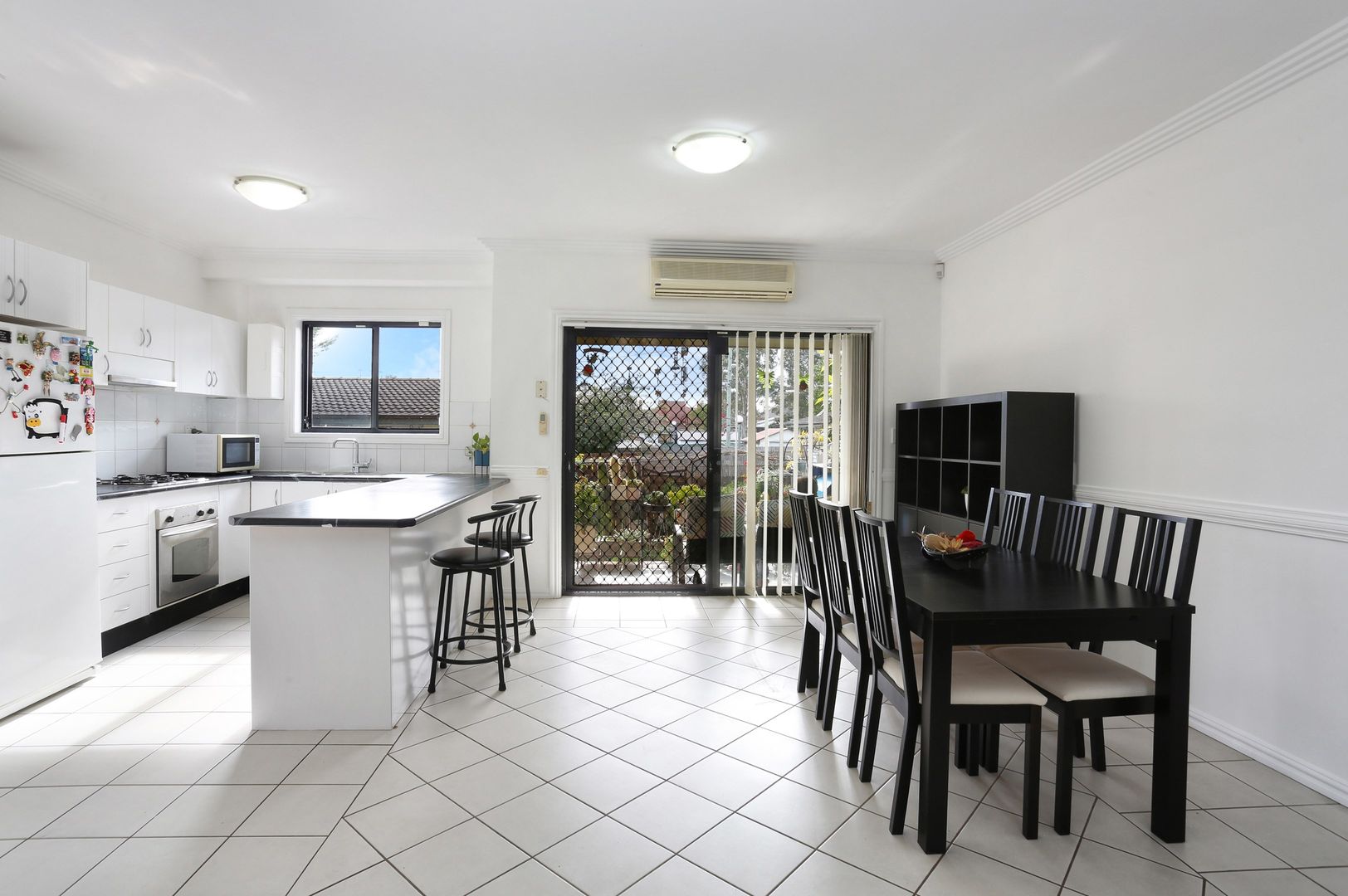 2/28-32 Cross St, Guildford NSW 2161, Image 2
