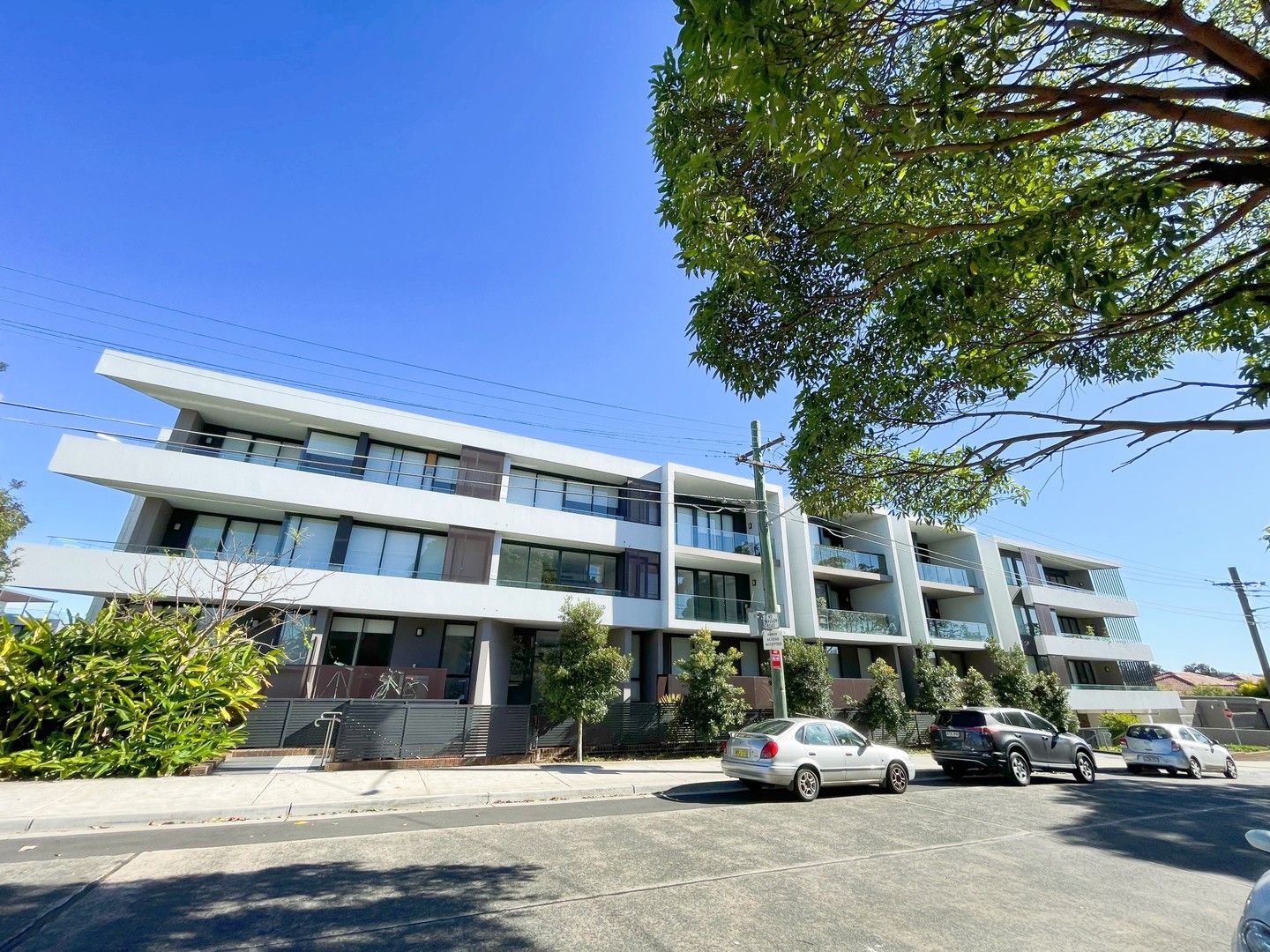 1 bedrooms Apartment / Unit / Flat in 307/16 Hilly Street MORTLAKE NSW, 2137
