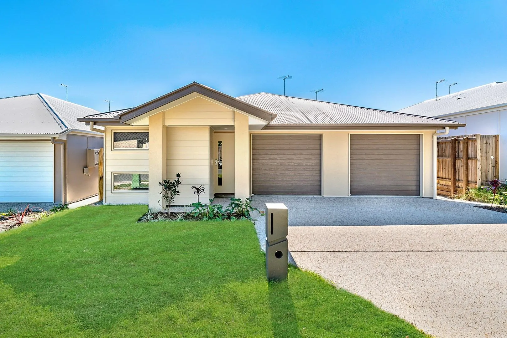 3 BEDROOM DUPLEX- Water included in rent!