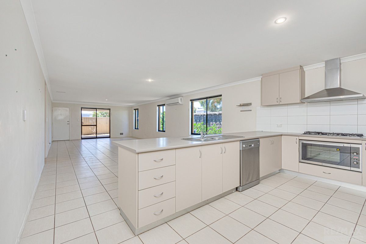 272 Camborne Parkway, Butler WA 6036, Image 2