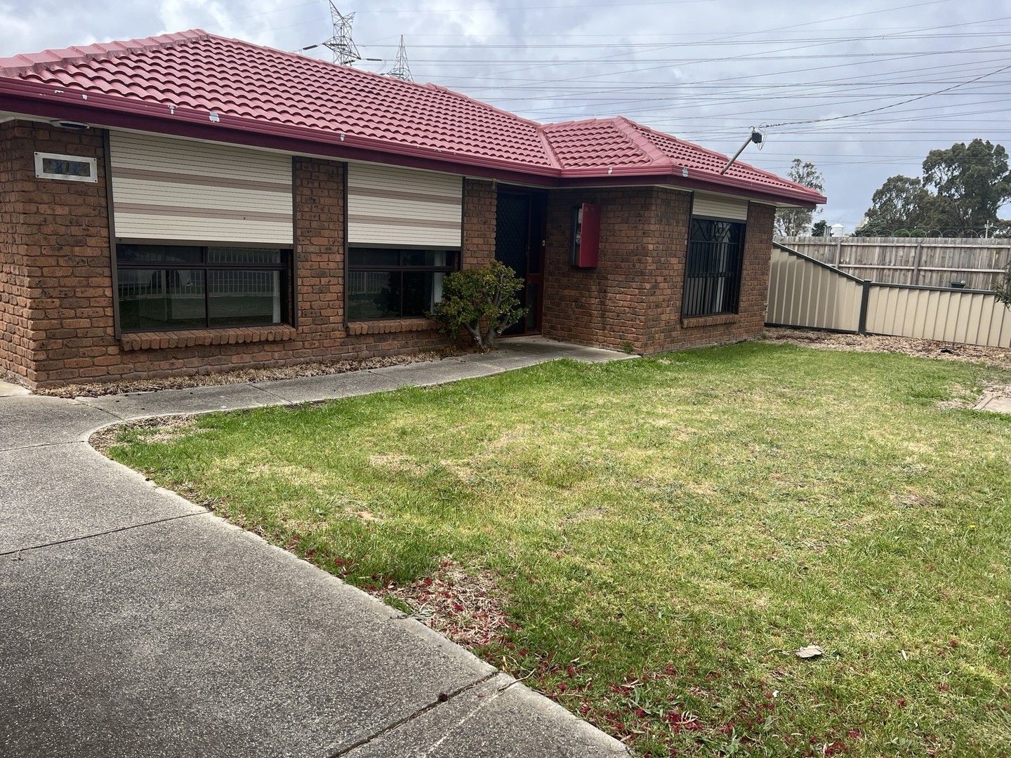 3 bedrooms House in 199 Saint Albans Road ST ALBANS VIC, 3021