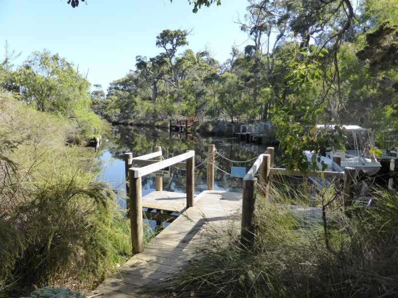 2 Canal Close, Molloy Island WA 6290, Image 0