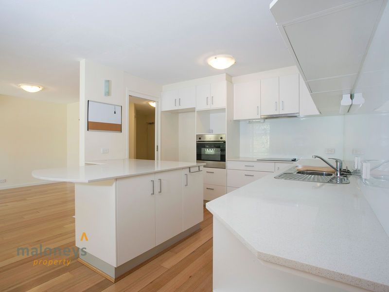 2 bedrooms Apartment / Unit / Flat in 39/26 Macquarie Street BARTON ACT, 2600