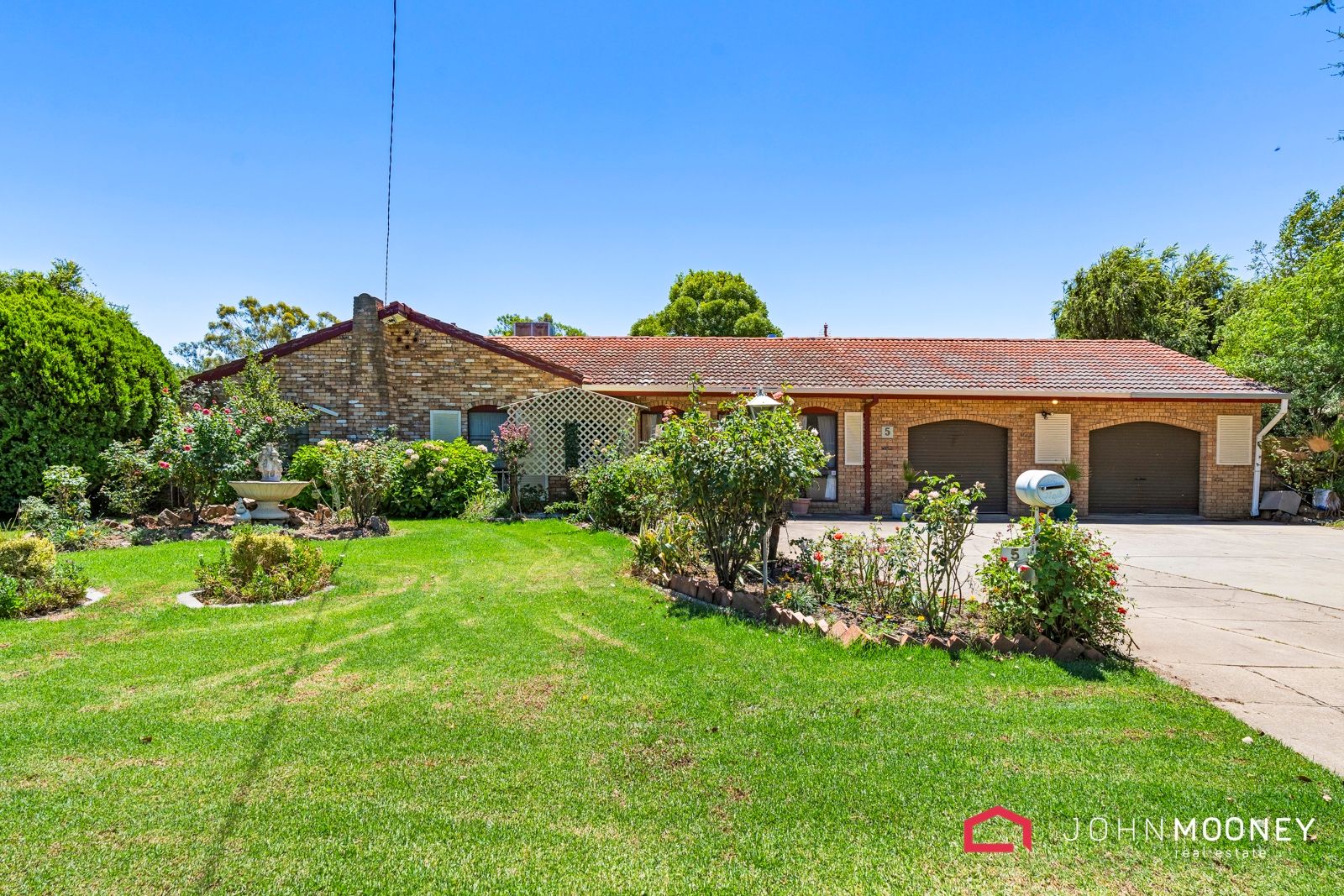 5 Norfolk Avenue, Lake Albert NSW 2650, Image 0