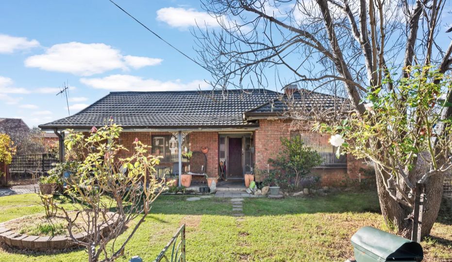 6 bedrooms House in 19 O'hanlon Road QUEANBEYAN NSW, 2620