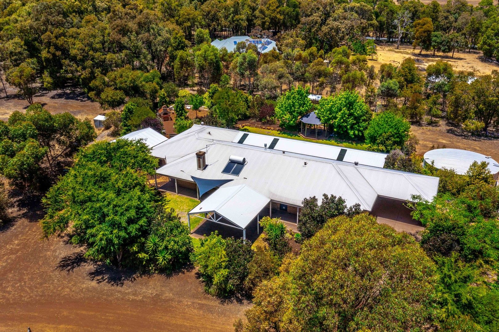 5 bedrooms House in 25 Little Bunning Road GIDGEGANNUP WA, 6083