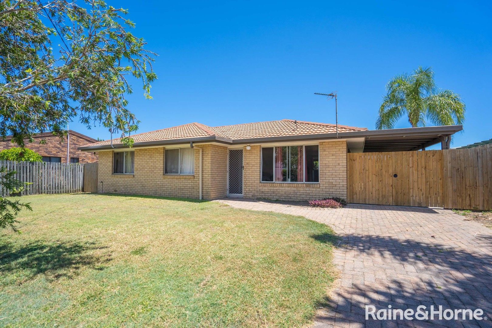 3 bedrooms House in 196 Truro St URANGAN QLD, 4655