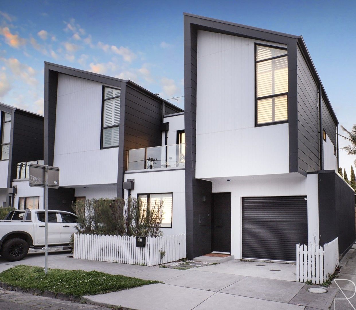 3 bedrooms Townhouse in 118 Wales Street KINGSVILLE VIC, 3012