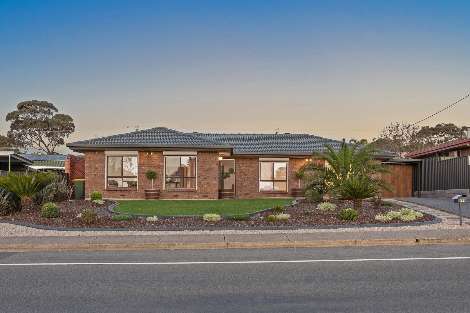 4 bedrooms House in 22 Brentwood Drive HUNTFIELD HEIGHTS SA, 5163