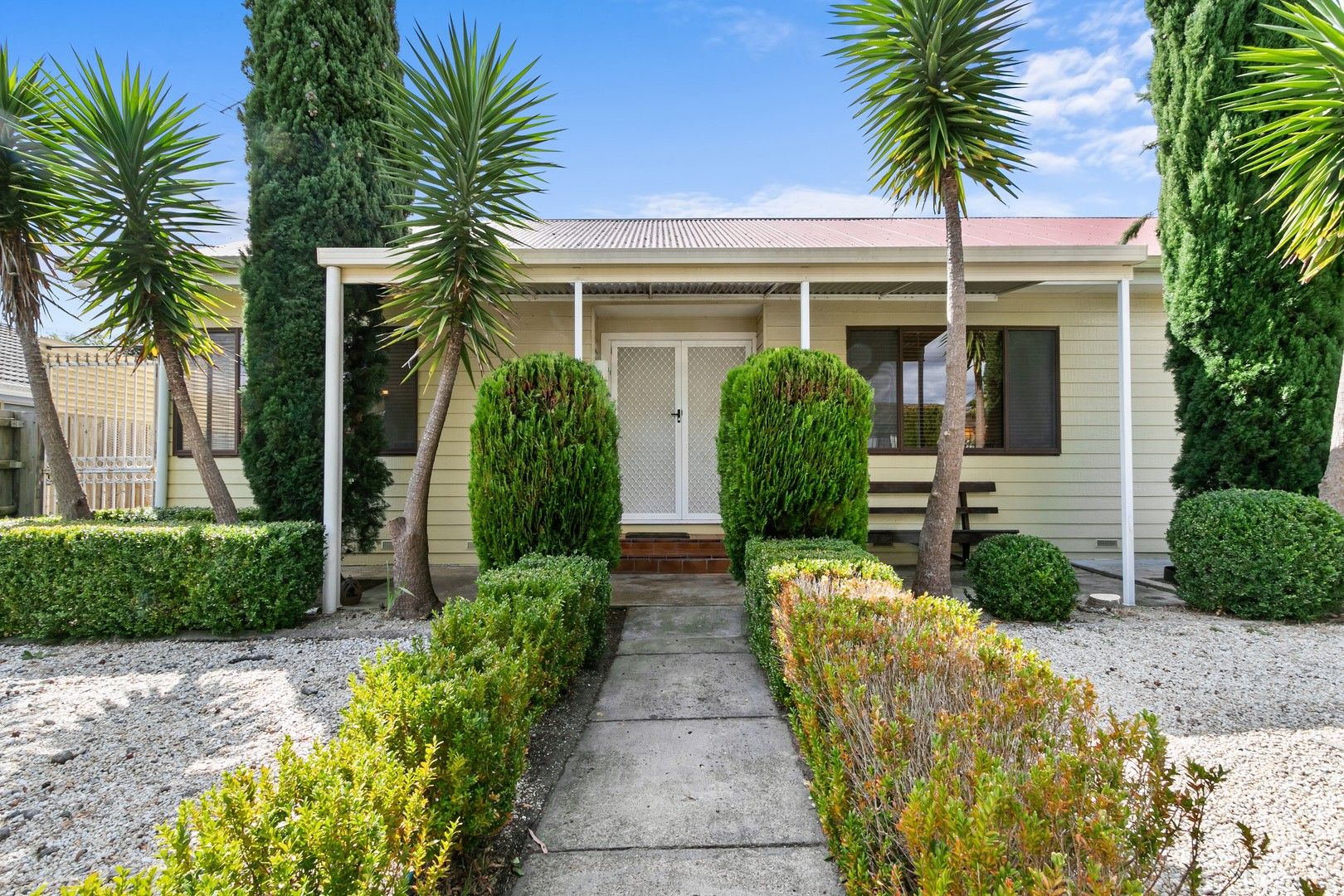 3 bedrooms House in 6 Avondale Rd MORWELL VIC, 3840