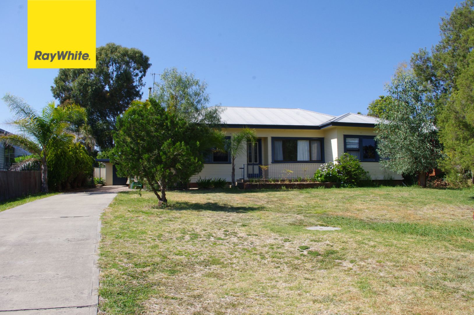 9 East Street Inverell Nsw 2360 Domain