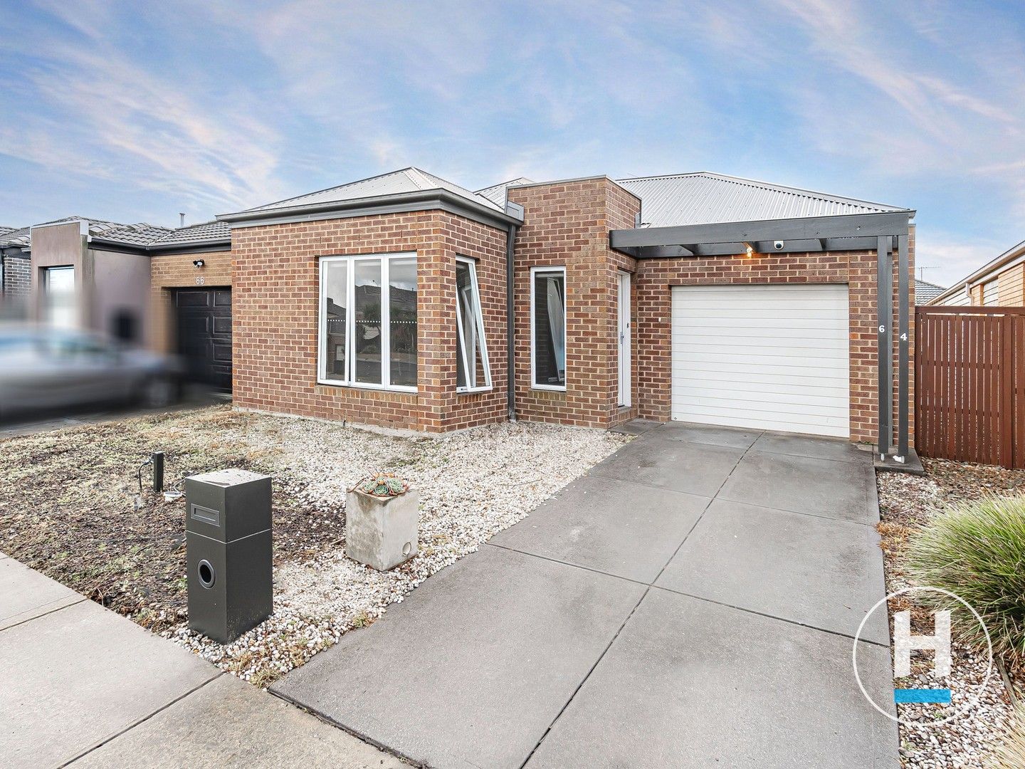 3 bedrooms House in 64 Corringa Way CRAIGIEBURN VIC, 3064