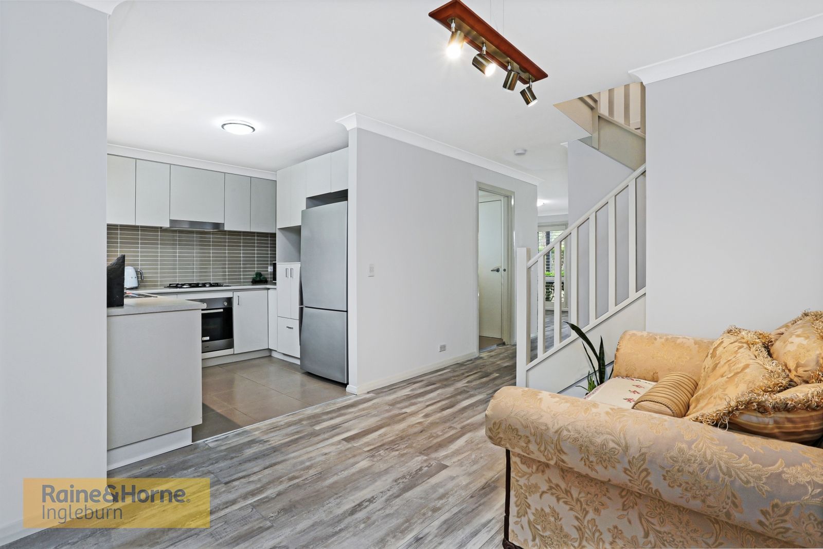 16 Bellona Terrace, Glenfield NSW 2167, Image 2