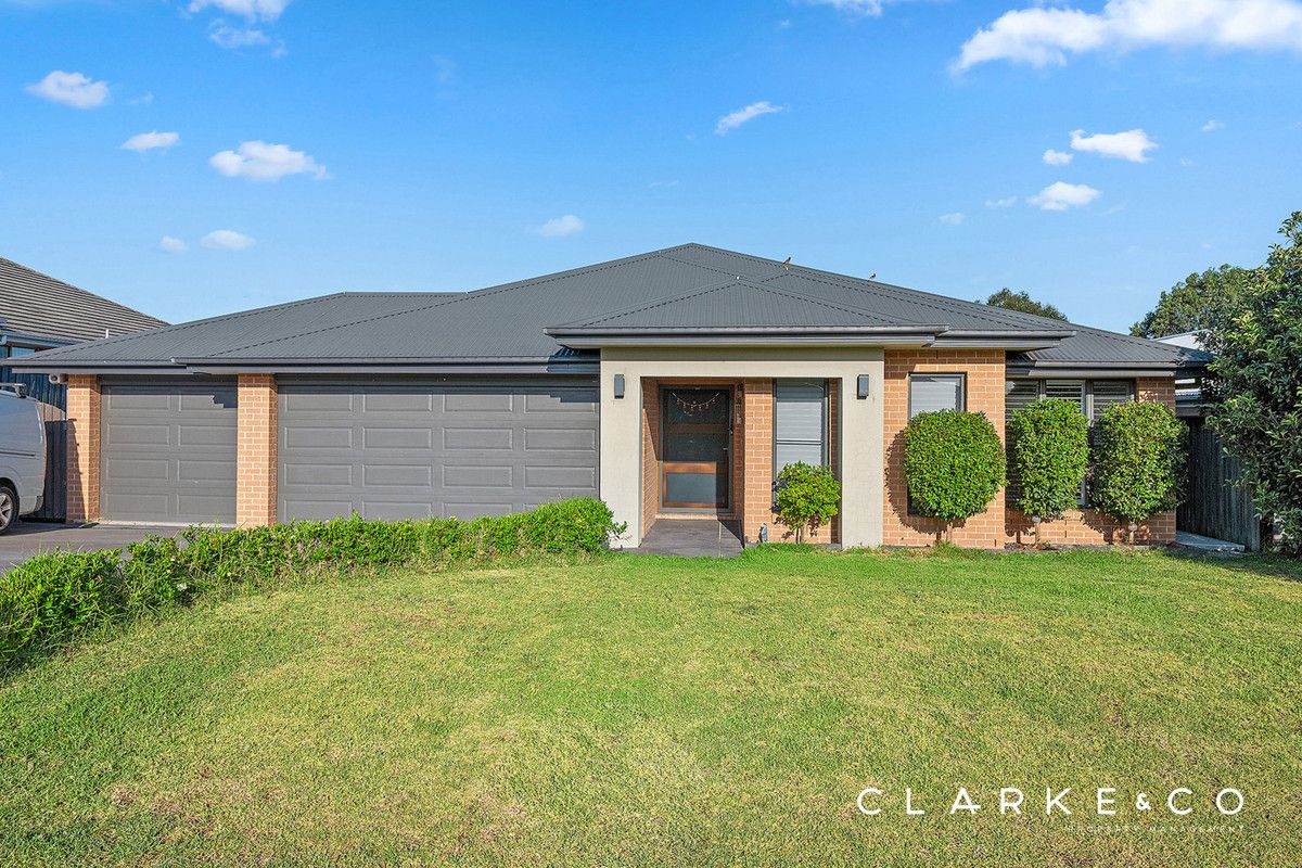 4 bedrooms House in 4 Egret Street ABERGLASSLYN NSW, 2320
