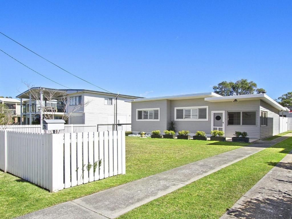 4 bedrooms House in 35 Eastbourne CULBURRA BEACH NSW, 2540