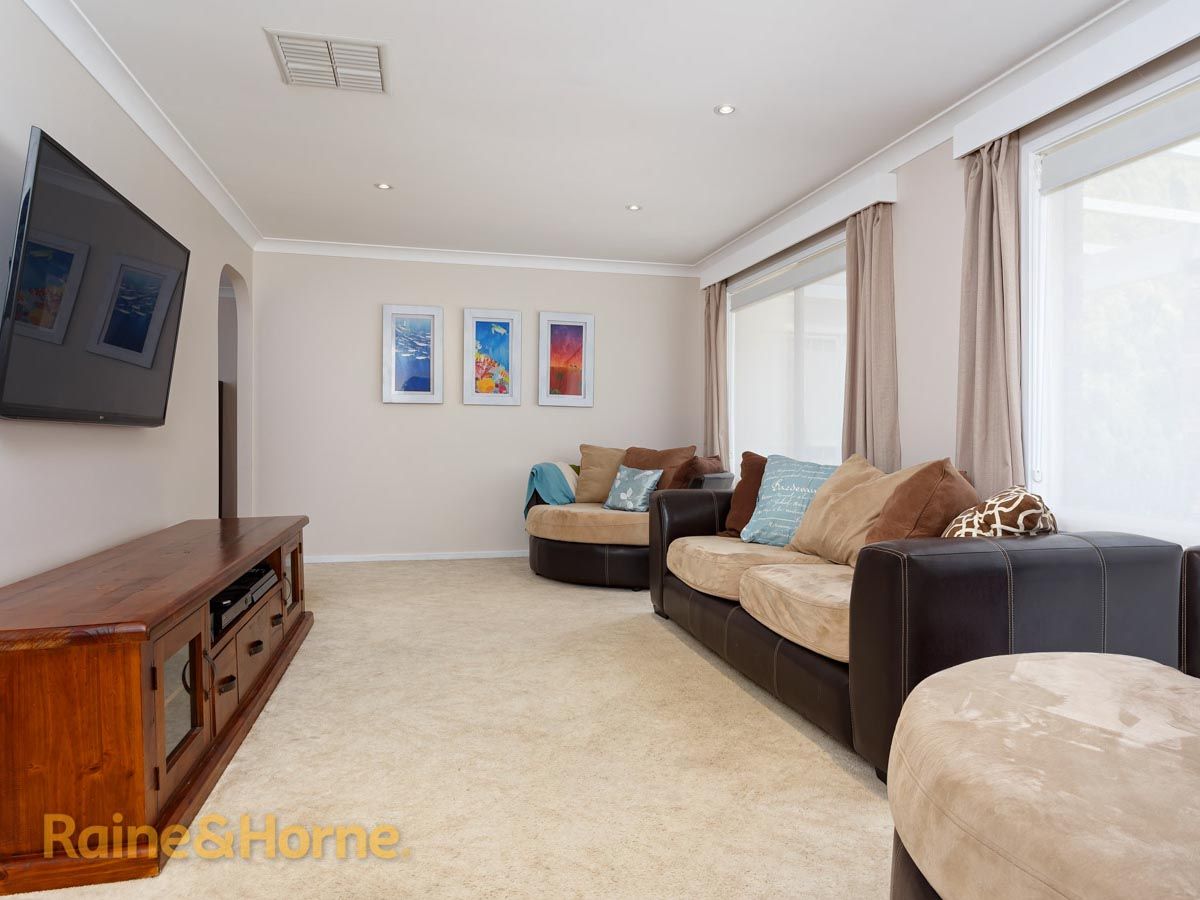 2 Langi Crescent, Glenfield Park NSW 2650, Image 1