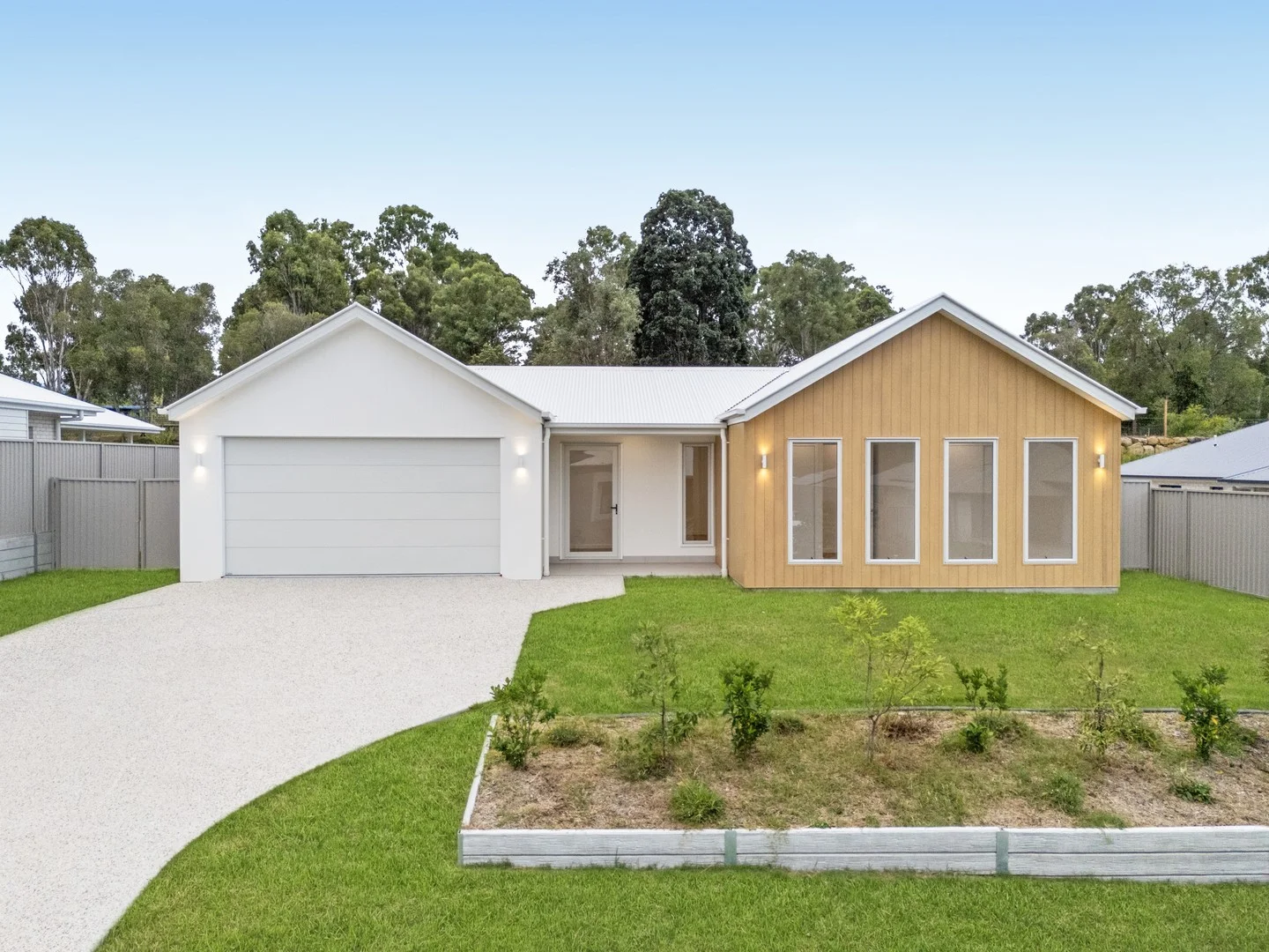 Primary image of 124 Jackson Crescent, Gleneagle QLD 4285