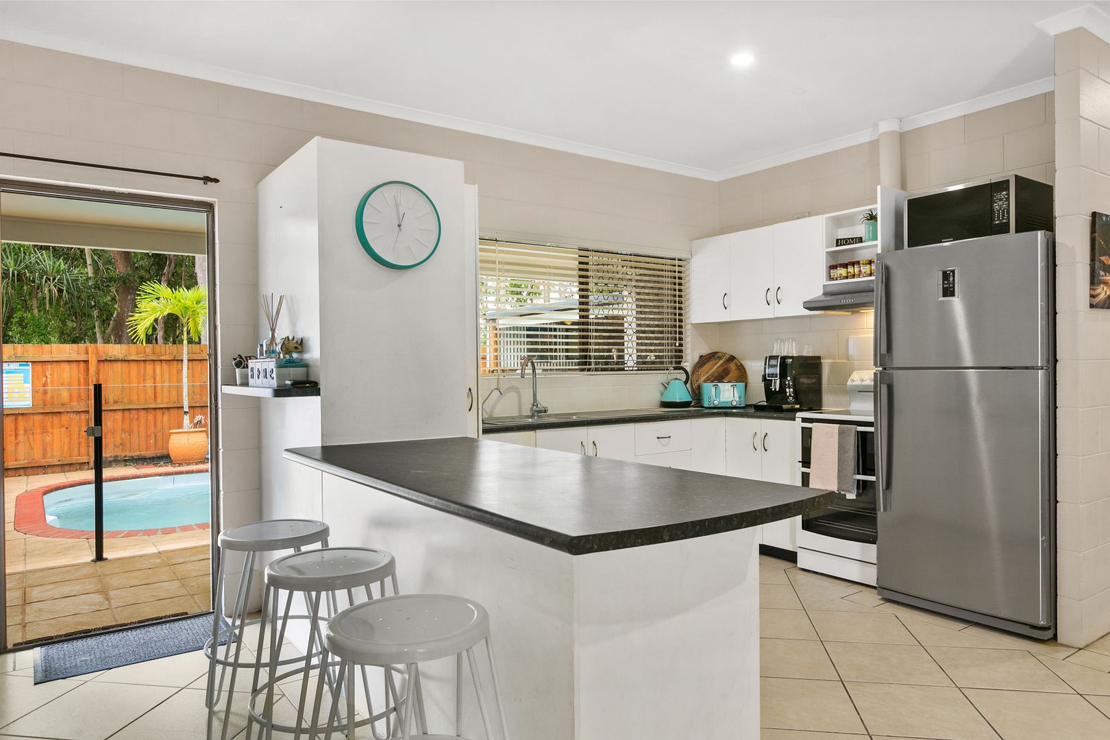 82 Wistaria Street, Holloways Beach QLD 4878, Image 2