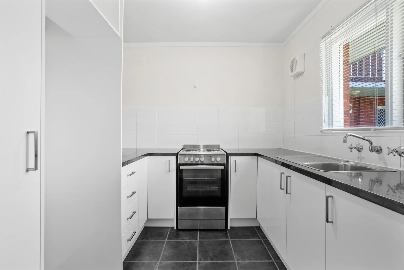 2/15 Corvus Place, Rockingham WA 6168