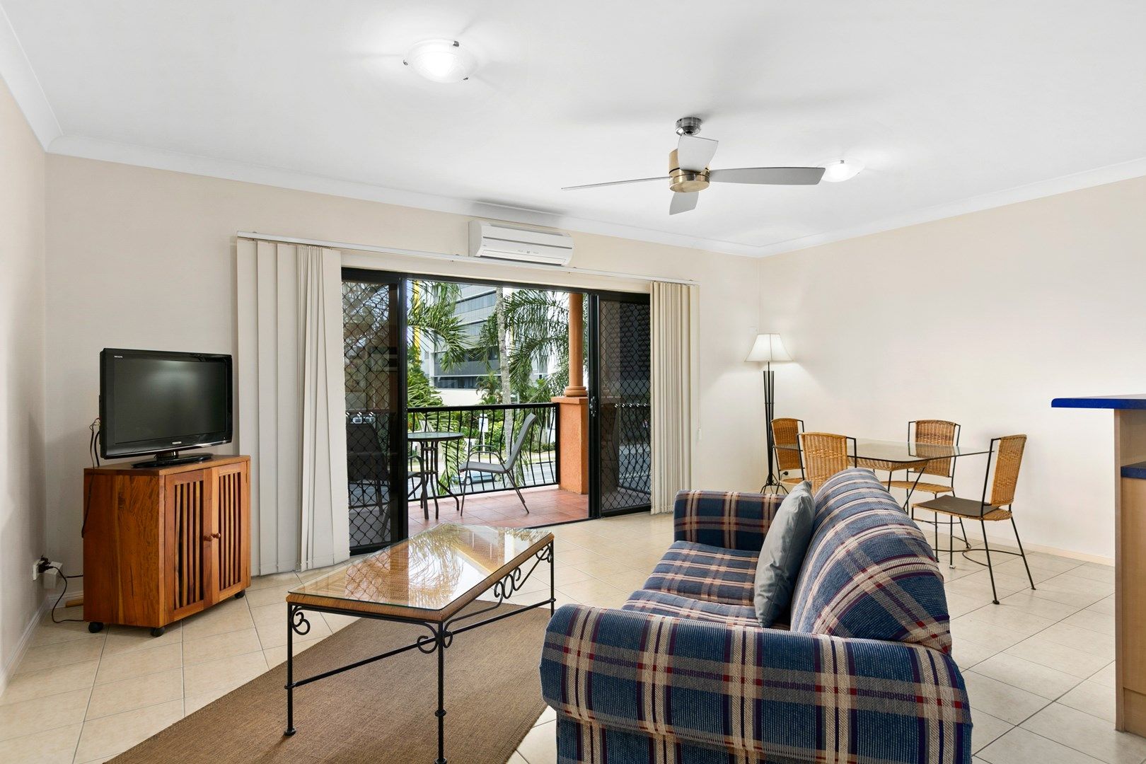 19/255 Lake Street, Cairns North QLD 4870, Image 2