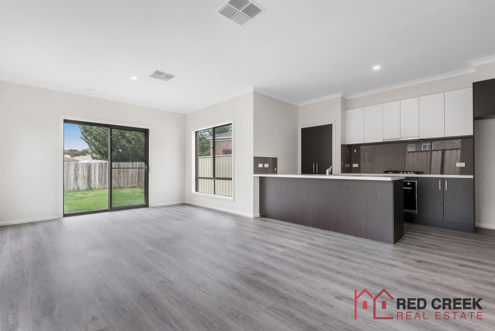 2/10 Marlo Drive, Harkness VIC 3337, Image 1