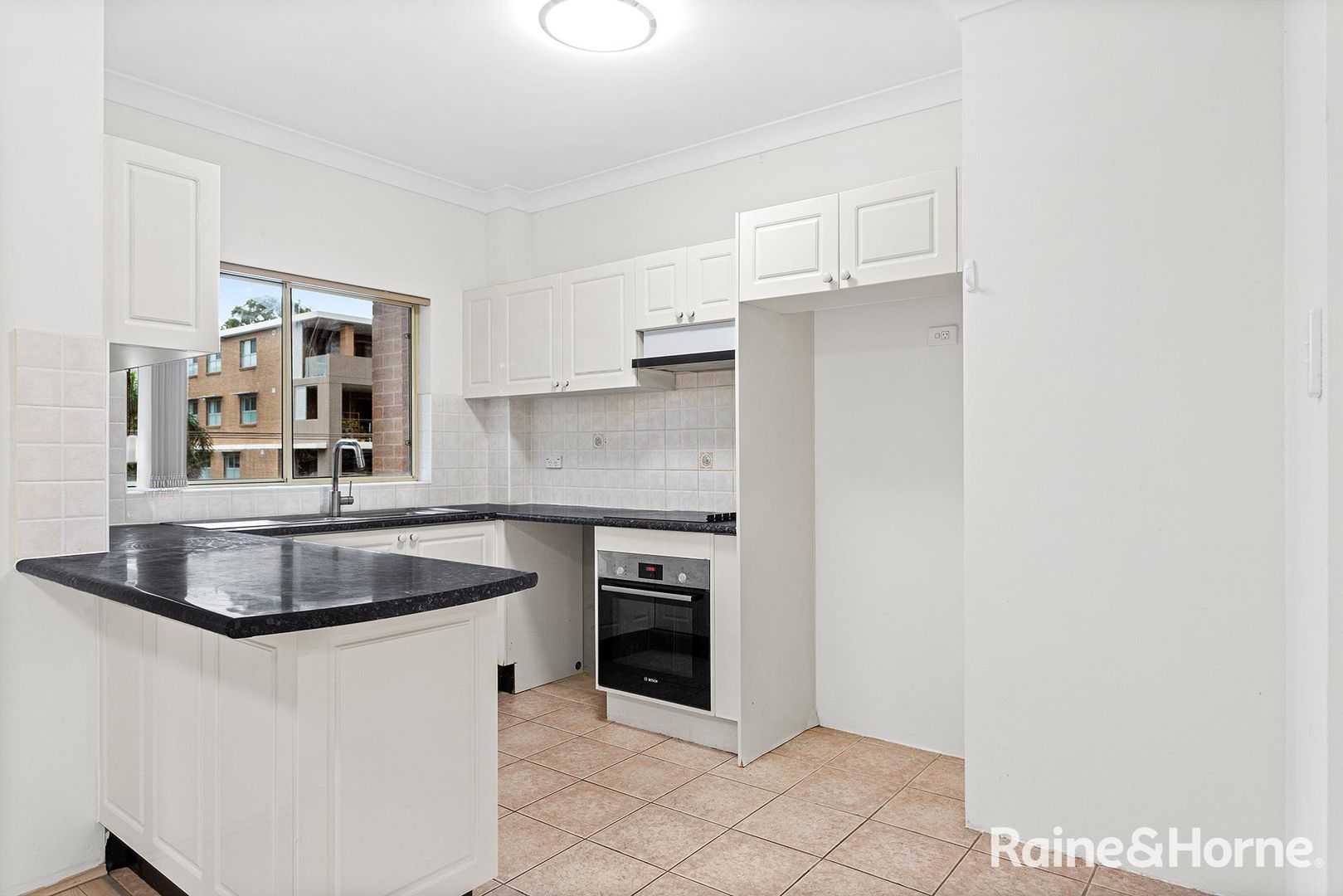 8/11-17 Bembridge Street, Carlton NSW 2218, Image 2