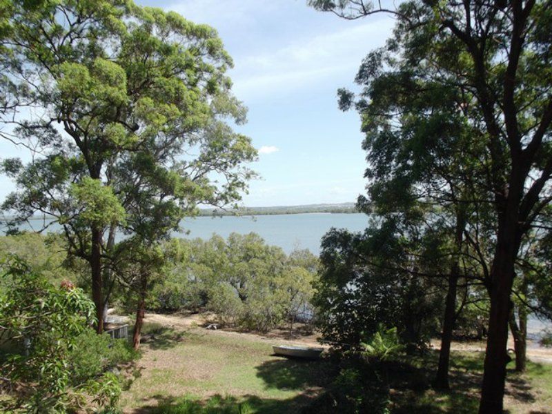 19 Coast Road, Macleay Island QLD 4184, Image 0