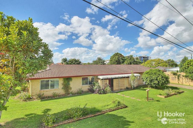 4 bedrooms House in  UPPER MOUNT GRAVATT QLD, 4122