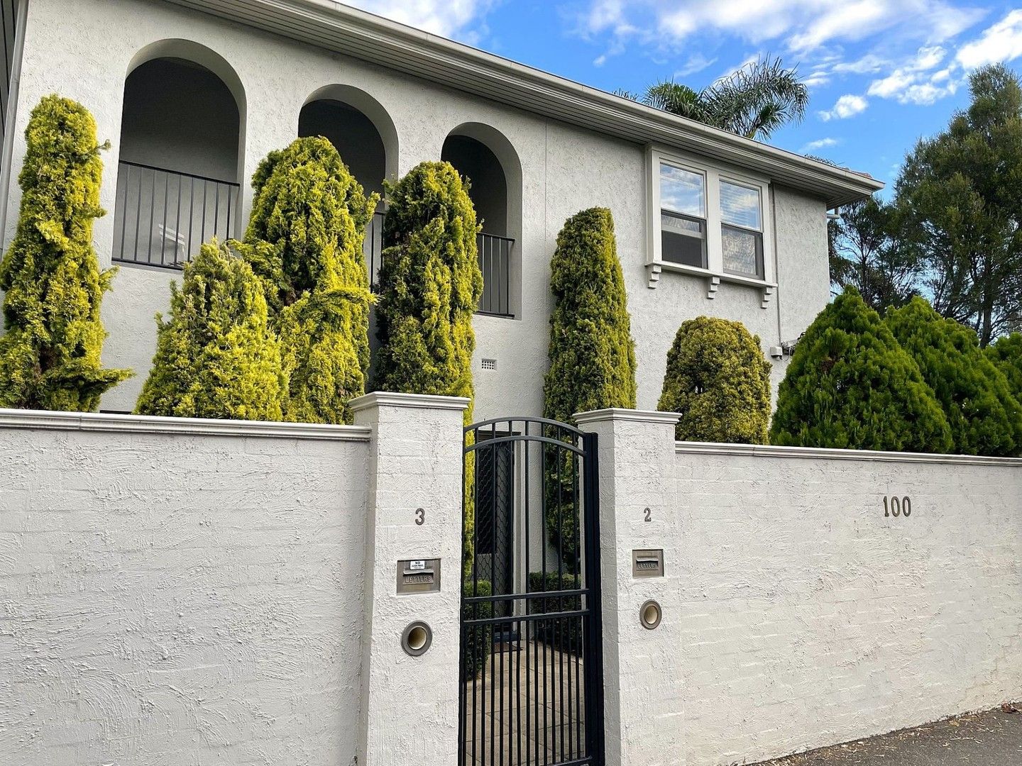 3 bedrooms Apartment / Unit / Flat in 2/100 Barkers Rd HAWTHORN VIC, 3122