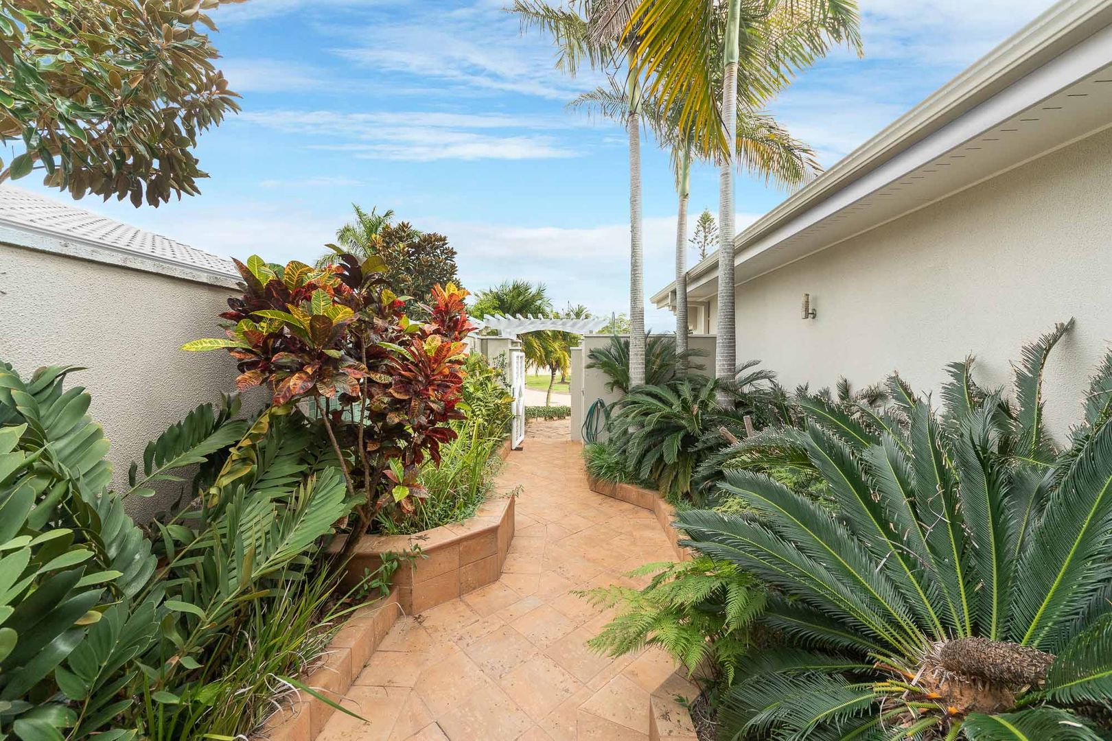 5352 Marine Drive North, Sanctuary Cove QLD 4212, Image 2