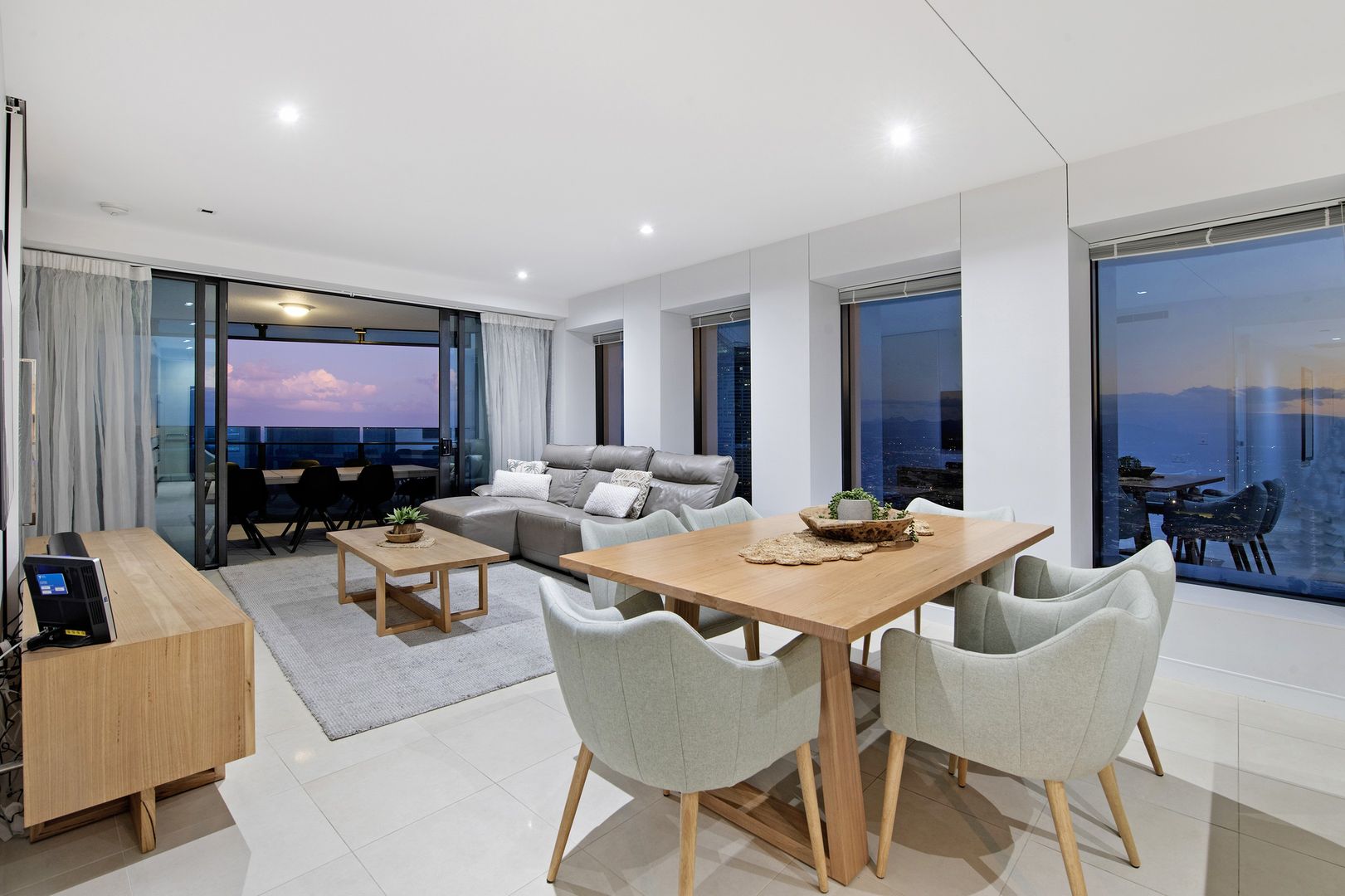 5701/4 The Esplanade, Surfers Paradise QLD 4217, Image 1