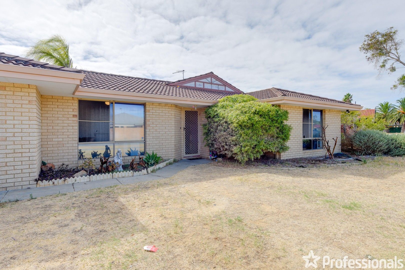 3 bedrooms House in 24 Coronata Drive WARNBRO WA, 6169