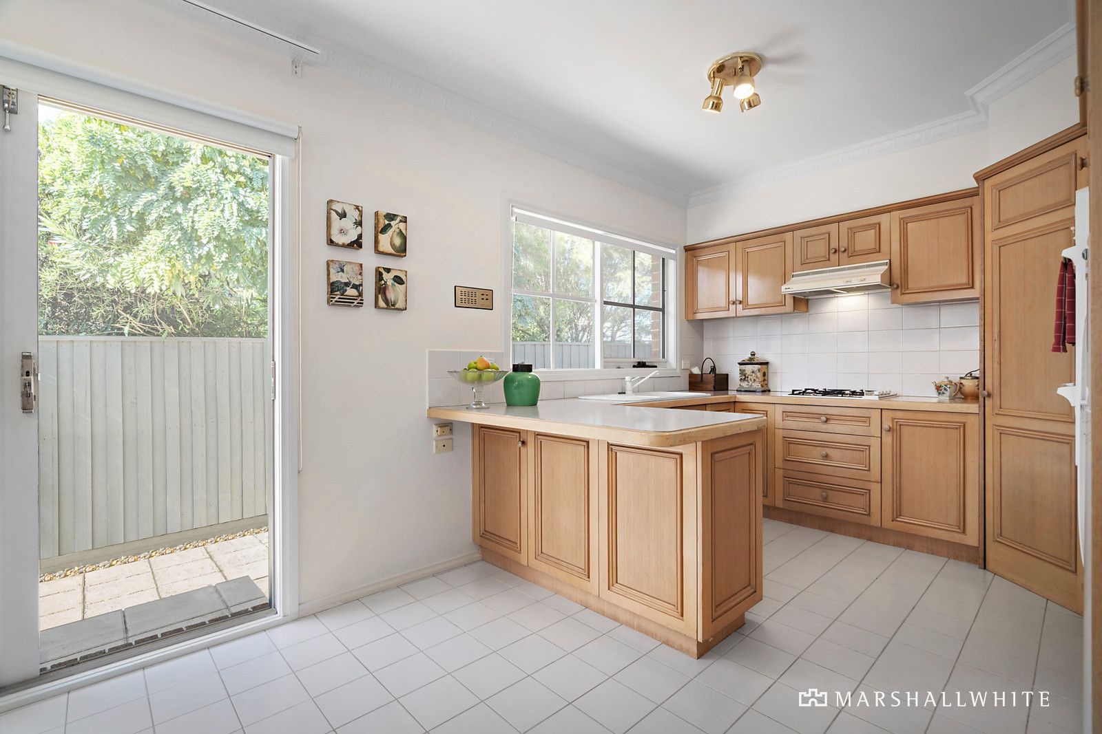 21 Gillies Street, Hampton VIC 3188, Image 2