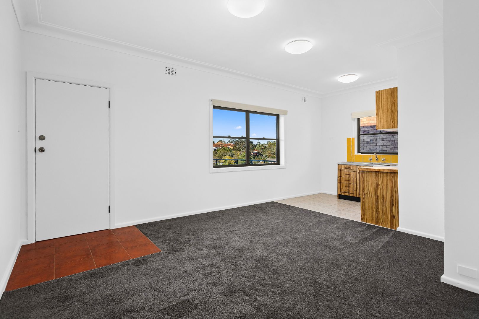 2/41 Yellagong Street, West Wollongong NSW 2500, Image 1