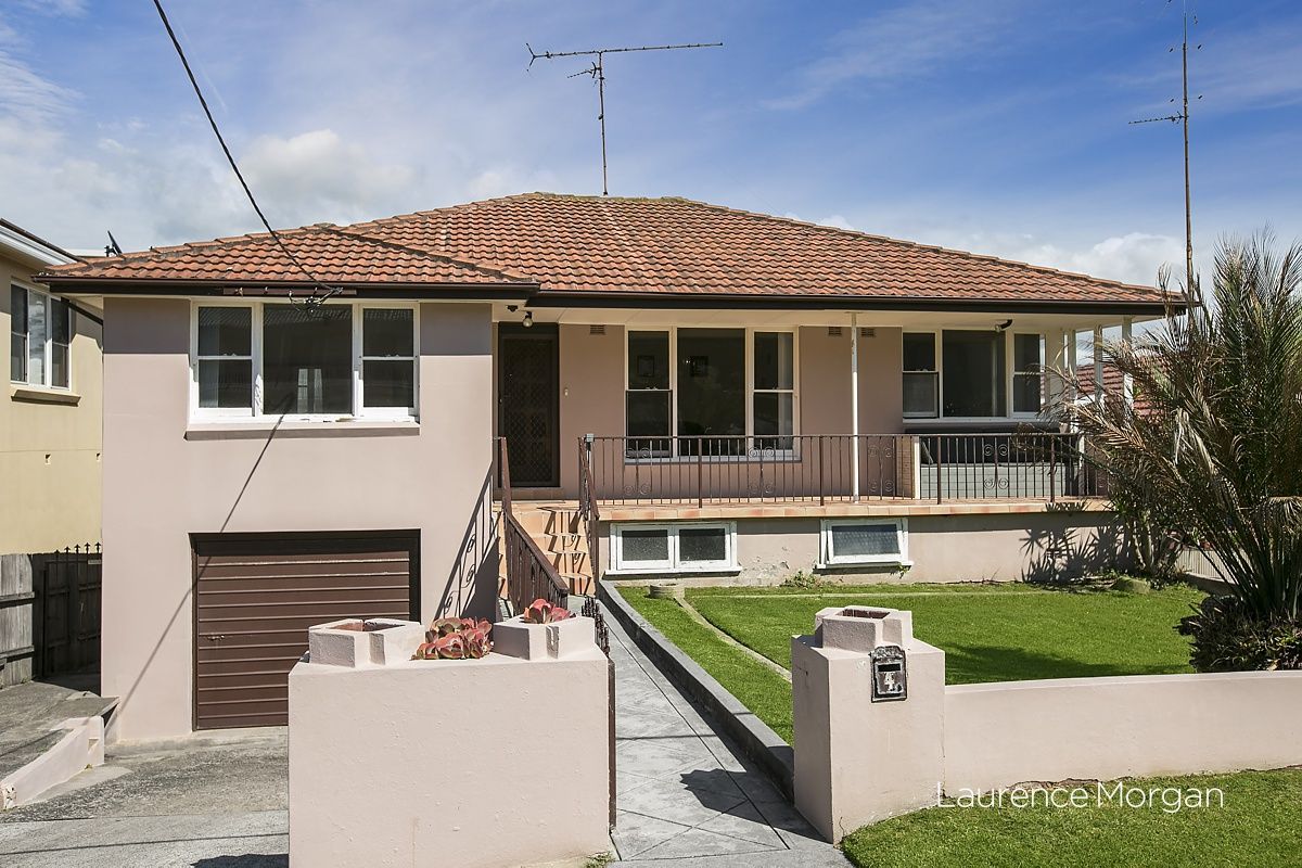 4 Griffiths Avenue, Port Kembla NSW 2505, Image 1