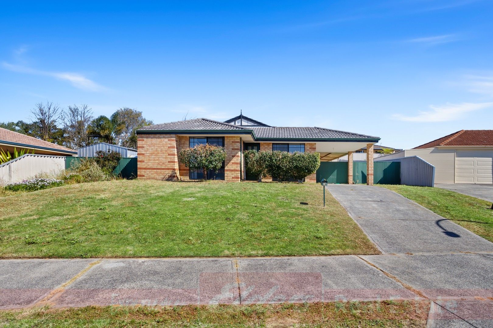 4 bedrooms House in 26 BRAND AVENUE USHER WA, 6230