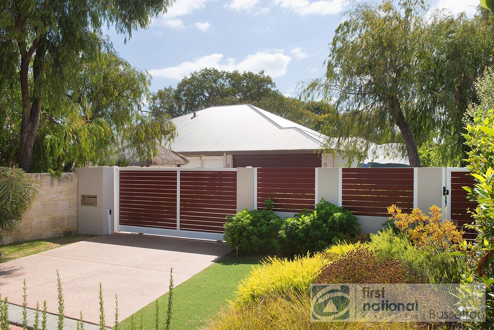 5 Barkle Close, Abbey WA 6280, Image 0