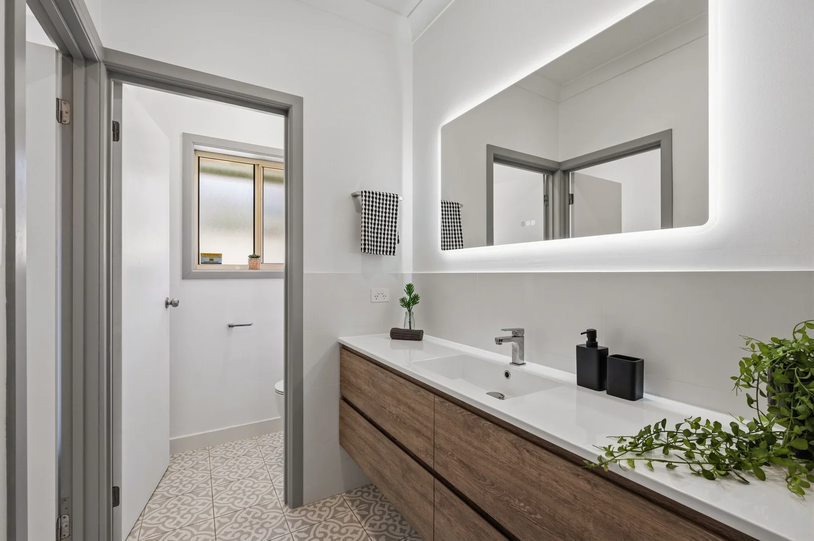 Additional image 13 of 290 Oaklands Road, Park Holme SA 5043