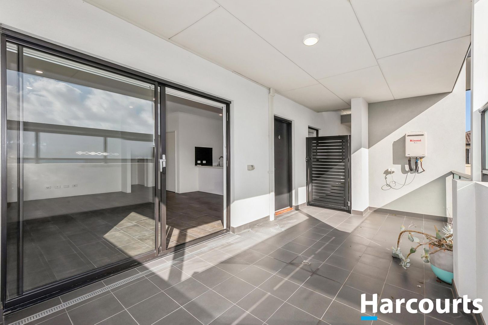 6/155 Holland Street, Fremantle WA 6160, Image 2