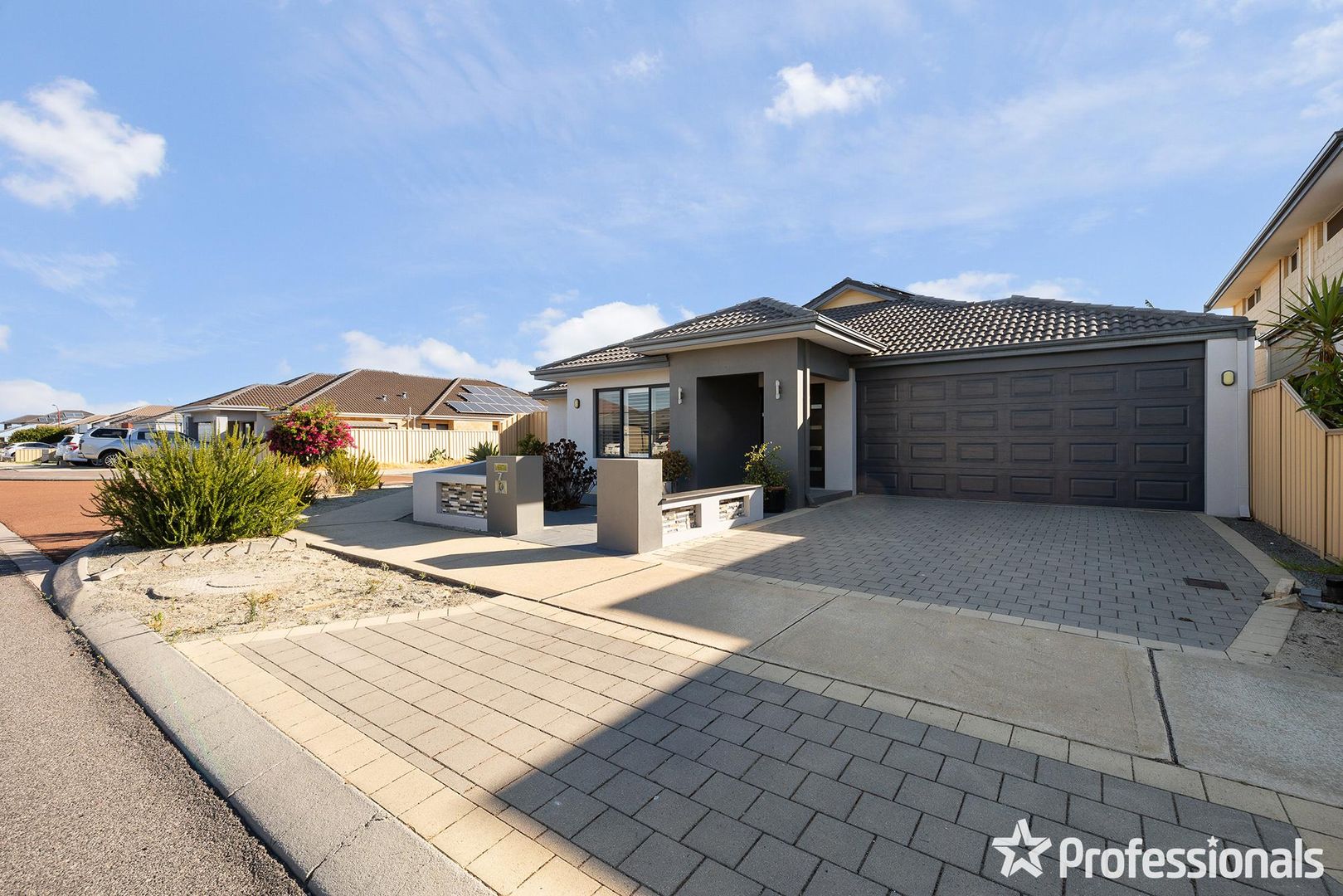 7 Laggan Road, Canning Vale WA 6155, Image 2